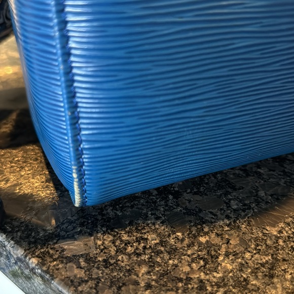 💙💙💙 Louis Vuitton Speedy 25 Epi Leather in VGUC. 💙💙💙 - Picture 8 of 11